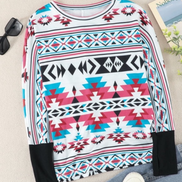 🌵Western Aztec Print Batwing Long Sleeve Top with Thumbhole Design - Picture 2 of 16